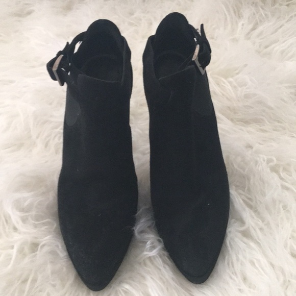 Shoes - Picture 1 of 4